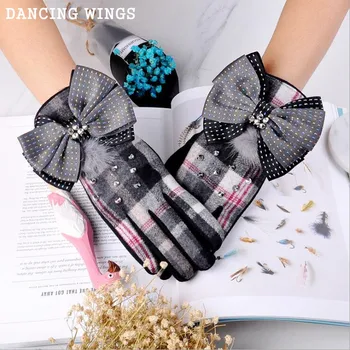 

Winter Female Gloves Fashion Bow Beading Plaid Women Cashmere Gloves Outdoor Warm Touch Screen Gloves Mittens
