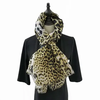 

Leopard Scarf for Women Hijab Unique Shawl Female Stylish Large Star Pashmina Classics 190x100 cm [080]
