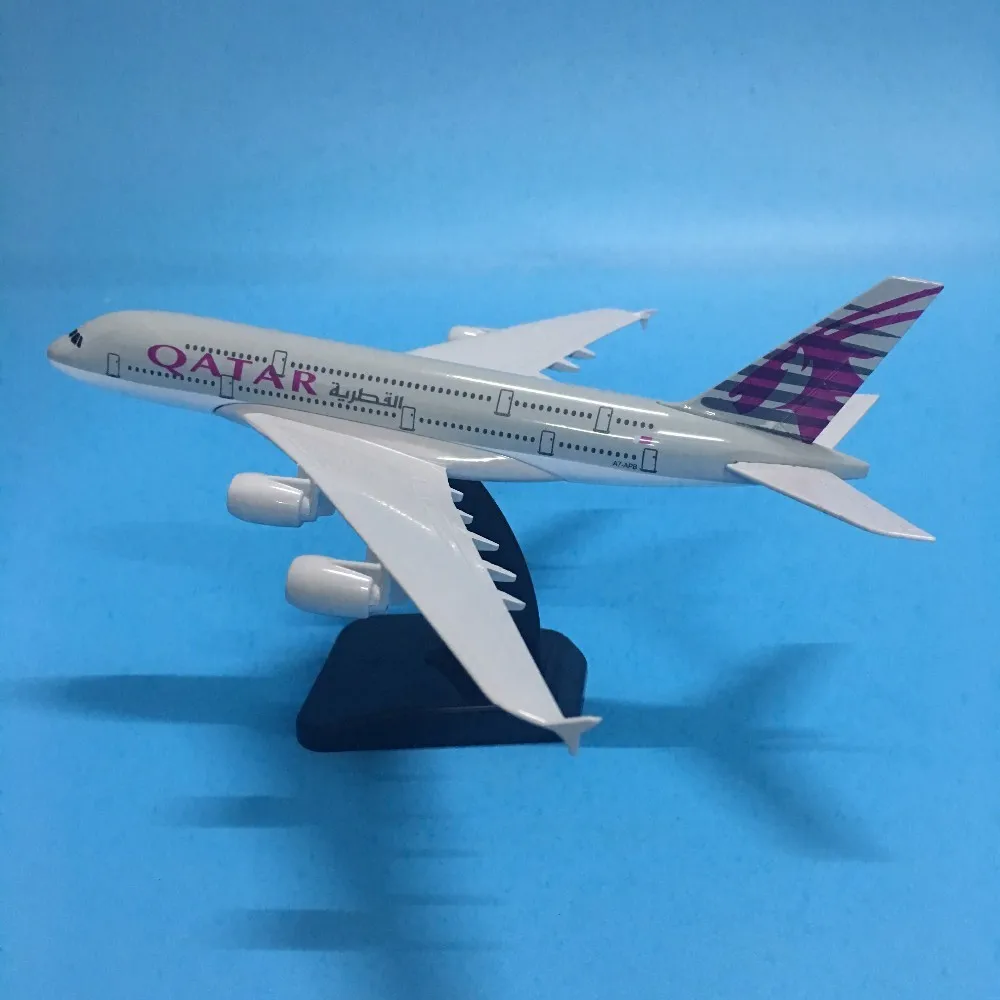 JASON TUTU 20cm Plane Model Airplane Model QATAR Airbus A380 Aircraft Model 1:200 Diecast Metal Airplanes Plane Toy Gift - Цвет: 20CM A380 261