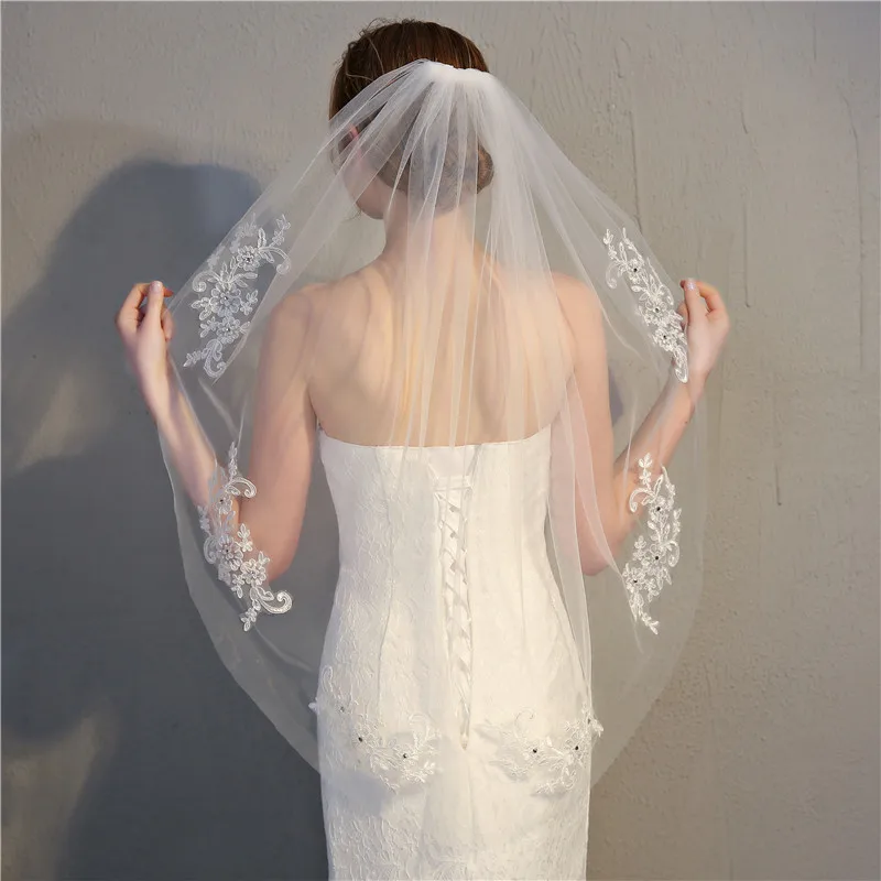 Новые Простые короткие однослойные свадебные вуали с гребешком белая/бежевая свадебная фата кружевная кромка свадебная фата с бисером