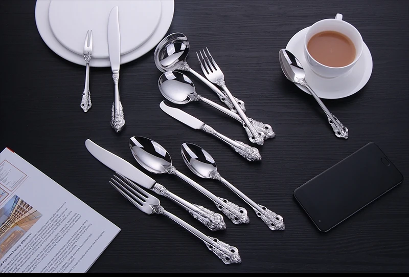 silver dinnerware set  (9)