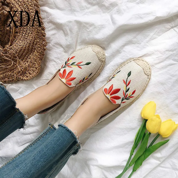 

XDA 2019 Flats Breathable Ladies Shoes Spring embroidery Casual loafers Slip on Women Shoes Causal Shoes woman flax single shoes