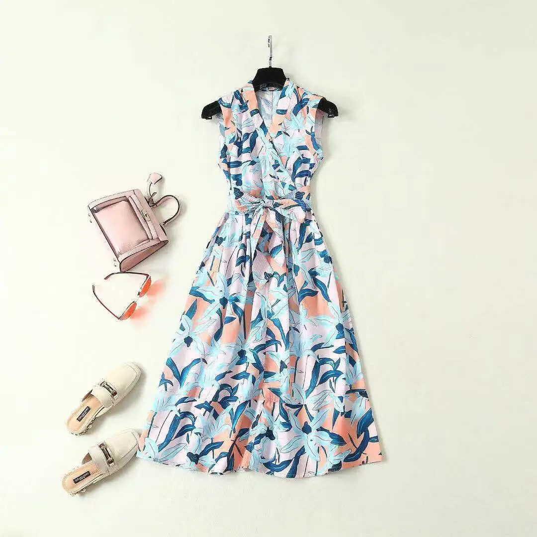 

The new summer 2019 V is gotten with waist long dress in printing