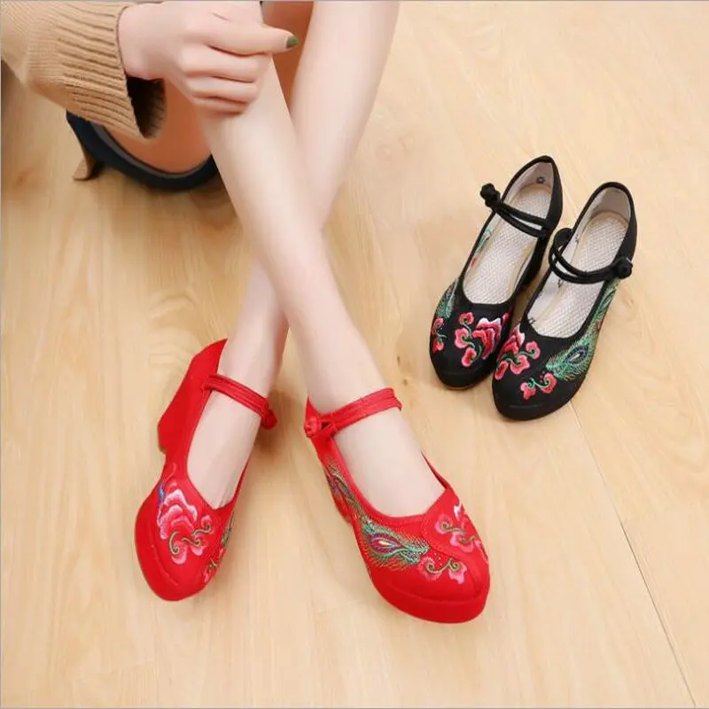 

Spring 2019 Woman Vintage ethnic style Wedge embroidered cloth shoes Woman Super high heel red comfortable canvas shoes BA-71