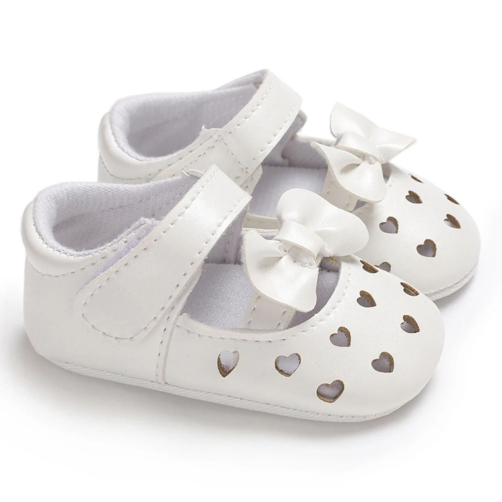 Новая детская обувь для девочек мягкая подошва Нескользящие кожаные сандалии Prewalker бантом полые принцесса обувь для лета