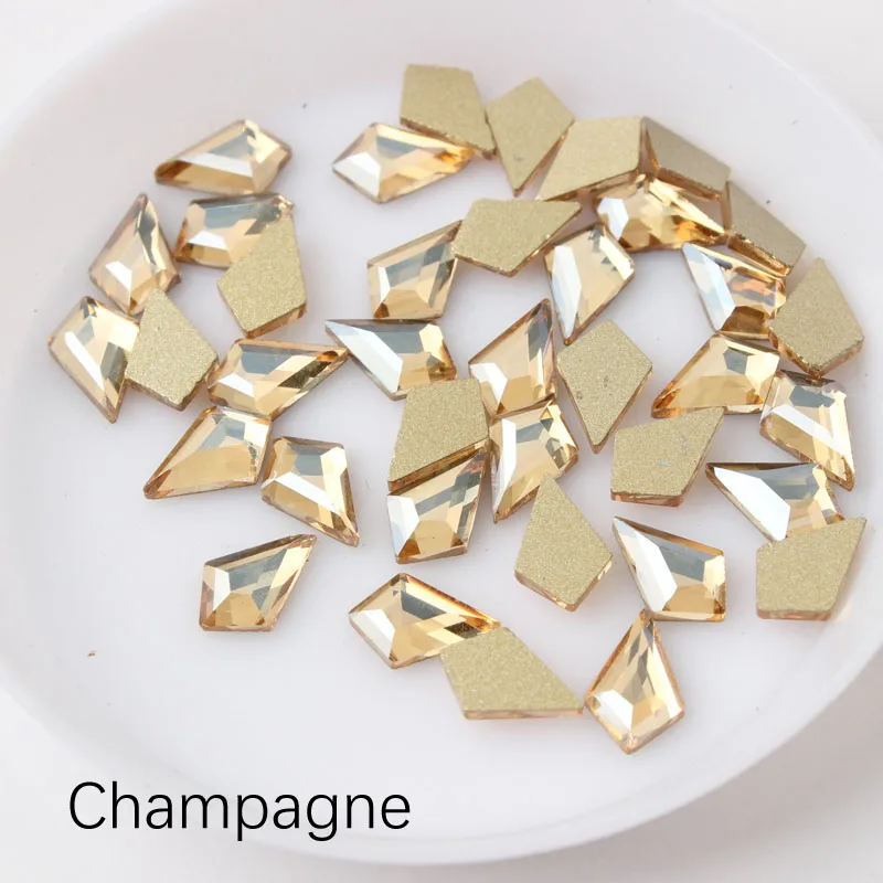 Маленькие стразы в форме стрелы для дизайна ногтей, 30/100 шт./лот, 5,5x8,5 мм, плоские с оборота цветные камни для 3D украшения ногтей - Цвет: Champagne