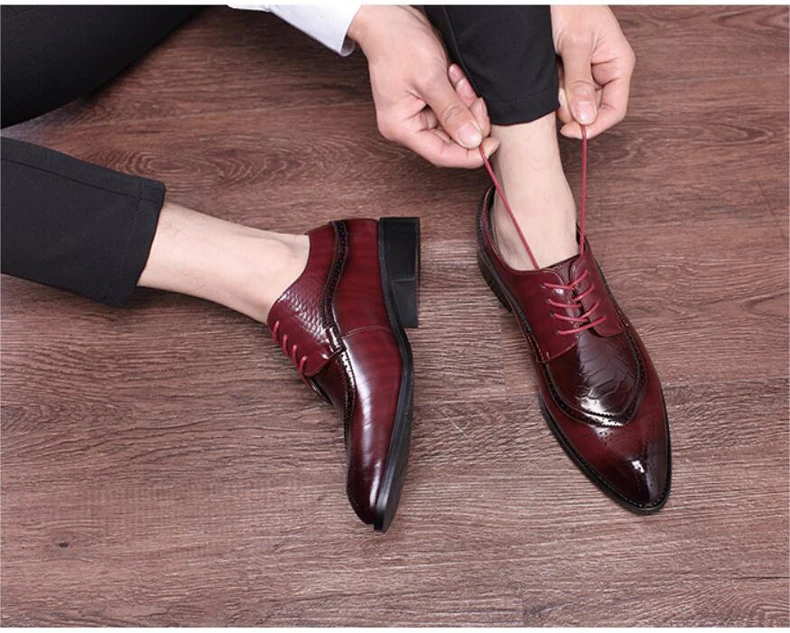 Men's Casual Shoes Moccasins Mens Lace-Up Oxfords Moccasins Men Loafers Leather Casual Pointed Oxford Shoes for Men Black Socks (5)