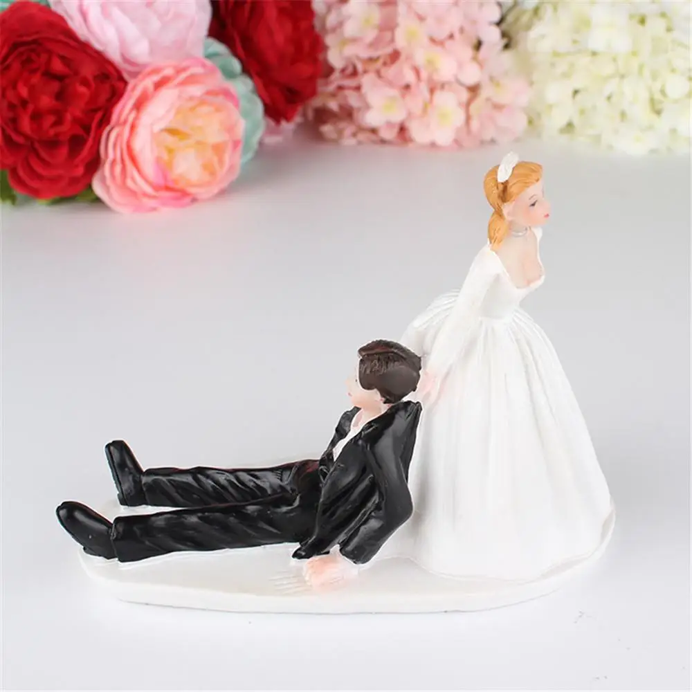 Горячая пирожное кукла Кристалл Романтический Жених и невеста свадебный торт Топпер обнимающаяся пара Поцелуй Свадебные украшения D1 - Цвет: C