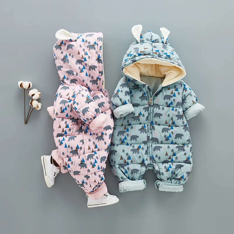 Рисунок 4 - Одежда для новорожденных; Одежда