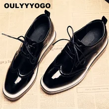 Женская обувь; сезон осень-весна; обувь с перфорацией типа «броги»; женские оксфорды в британском стиле на плоской подошве; лакированная кожа; квадратный носок