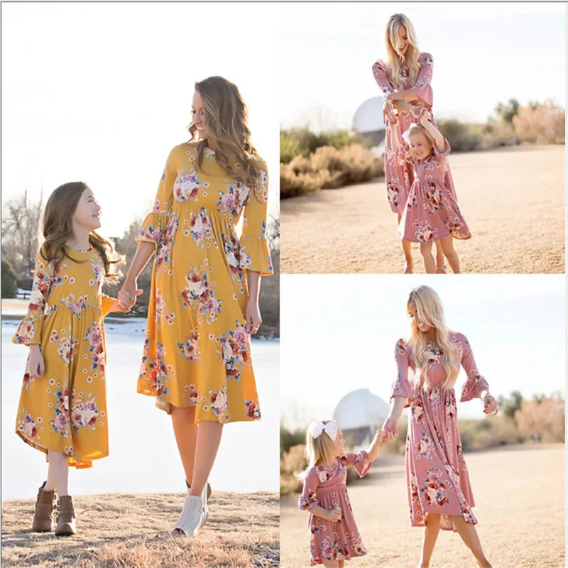 

LILIGIRL 2019 Spring Family Matching Outfits Clothes Mother Daughter Printed off-the-shoulder Dress for Mommy and Me Clothes