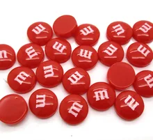 50 ピース 14 ミリメートル赤樹脂の装飾工芸品文字 M ビーズヒラタカボションスクラップブック Diy アクセサリーボタン(China)