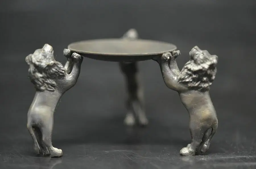 

EXQUISITE CHINESE OLD TIBETAN COPPER MADE THREE LIONS CANDLESTICK