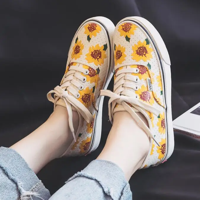 Daisy Canvas Shoes Women Girls Sunflower Sneakers Ladies Vulcanized Shoe Low Top Lacing Flat Heel Casual Yellow Shoes 35-40 DS45