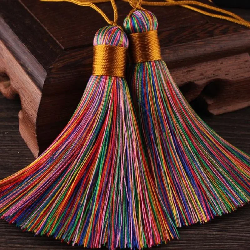 

Charm Five Colored Color China Knot Silk Rayon Fringed Handmade Short Fat Exquisite Ears Fierce Drive Evil Pendant Silk Tassels