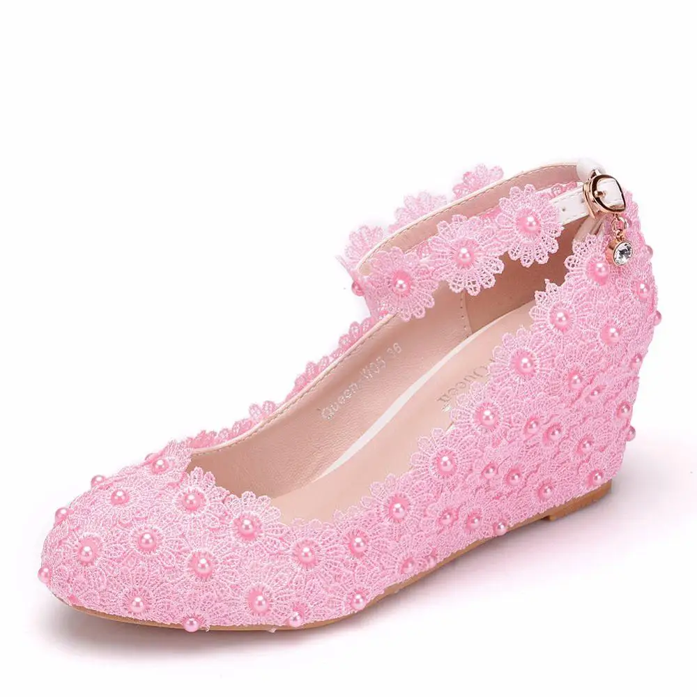 Королевские свадебные туфли с белыми цветами и кристаллами; кружевные туфли на высоком каблуке с жемчужинами; красивые модельные туфли для невесты; Туфли на танкетке с отделкой бисером; женские туфли-лодочки на каблуке 5 см - Цвет: pink