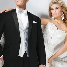 Черная куртка брюки Серебряный жилет Бабочка платок одна кнопка мужские костюмы bespoke новейший дизайн высокого качества модницы Masculino