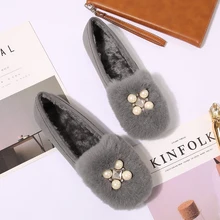Зимняя теплая меховая обувь для женщин, балетки на плоской подошве, весенняя женская обувь на плоской подошве с жемчугом размера плюс 33-43, слипоны на плоской подошве, модная удобная обувь