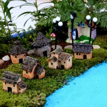 Cottages Farmhouse Style Straw House Doll Landscape Ornaments Model Action Figure Toy Collection Cartoon Decoration Random Color
