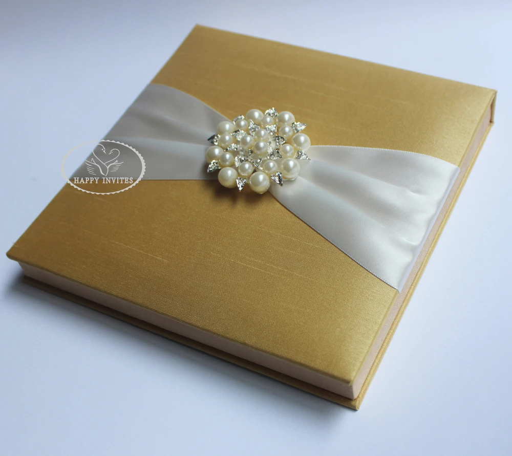HI2019-16 Hot Sale Champagne Silk Box with Brooch   More Colors Available