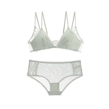 Кружевное сексуальное нижнее белье с глубоким вырезом спереди, Ультра тонкое хлопковое нижнее белье с подкладкой, комплект из бюстгальтера и трусиков, беспроводное нижнее белье для девочек с маленькой грудью, женское белье