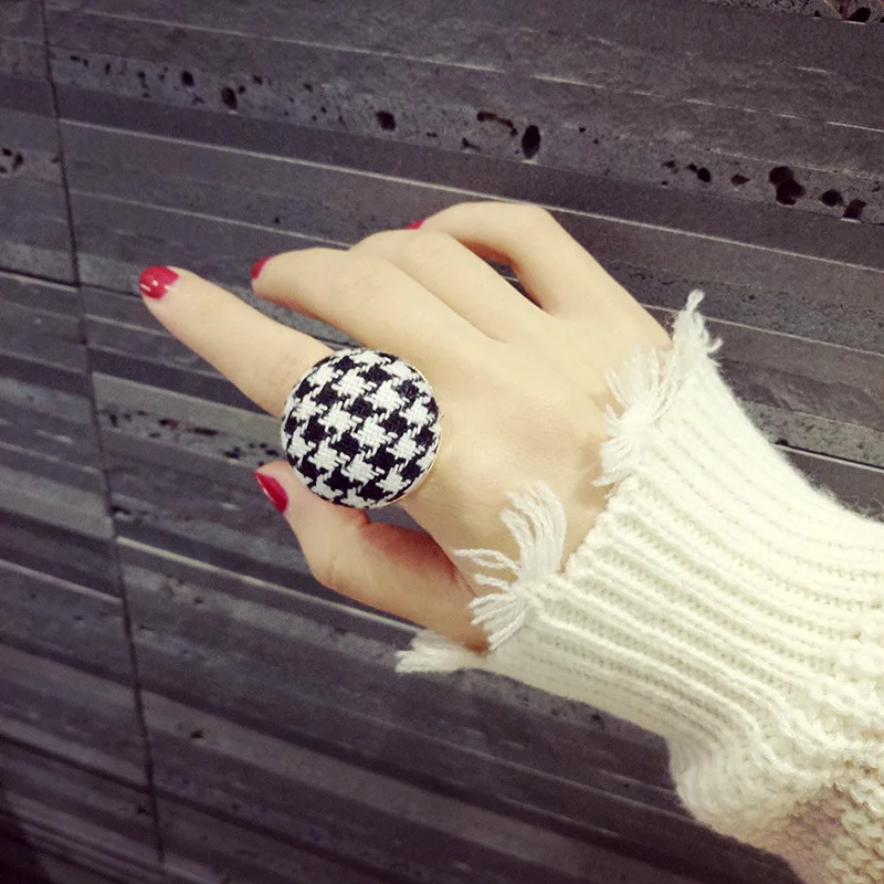 Thousand Birds Lattice Pattern Coarse Cloth Rings For Women Adjustable Opening Women Rings Exaggerated Personality Charm Trinket