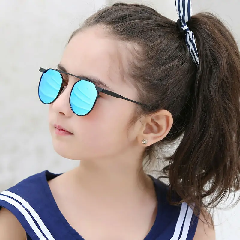 girl goggles image