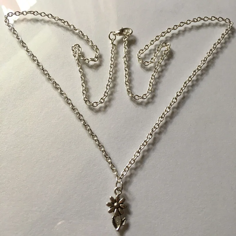 

Self Design Jewelry Necklace Dull Silver Color With Sunflower Pendants Cable Chains Lobster Clasp 62cm long