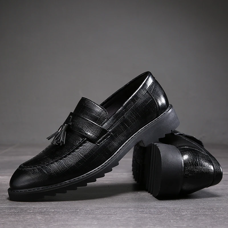 Мужские модельные туфли; стильные кожаные свадебные туфли ручной работы с перфорацией типа «броги»; мужские кожаные оксфорды на плоской подошве для отдыха; официальная обувь