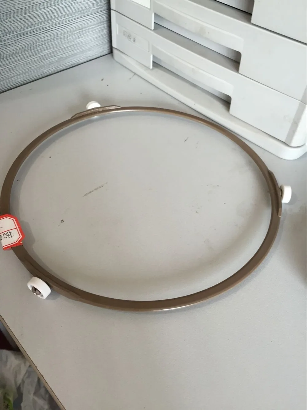 

Microwave Oven Glass Round Tray Roller Bracket Support 22.2cm Outer Diameter