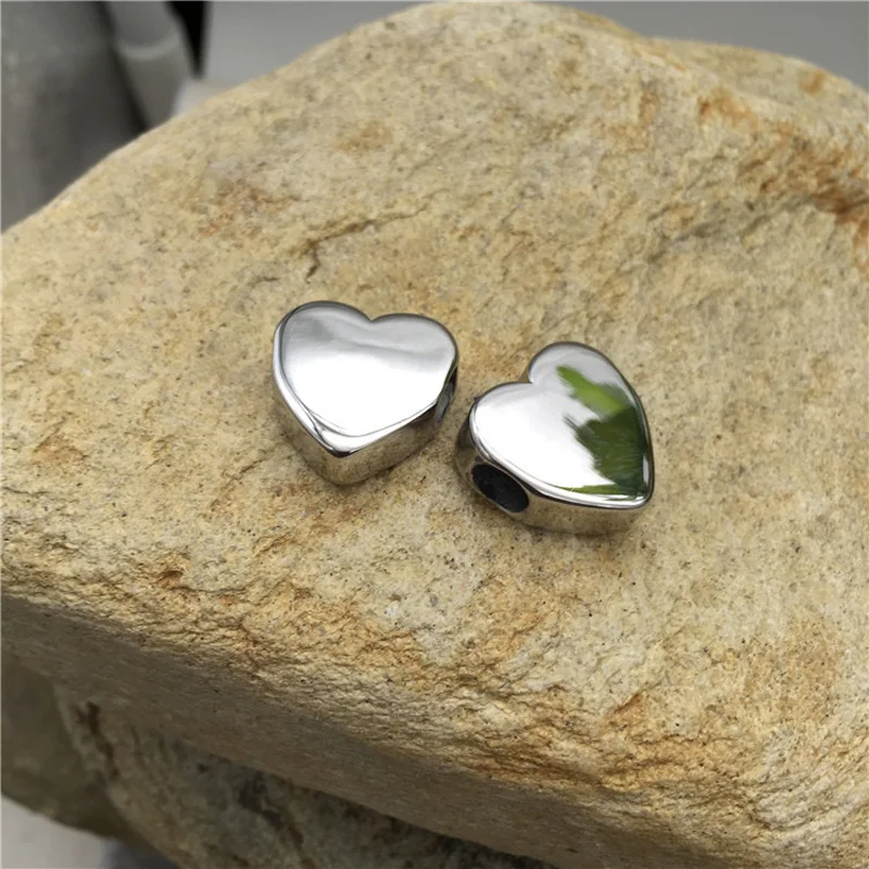 

Never Fade 316l Stainless Steel Polished Shinning Custom Logo Round Heart Bead Charms For Bracelet Jewelry Making