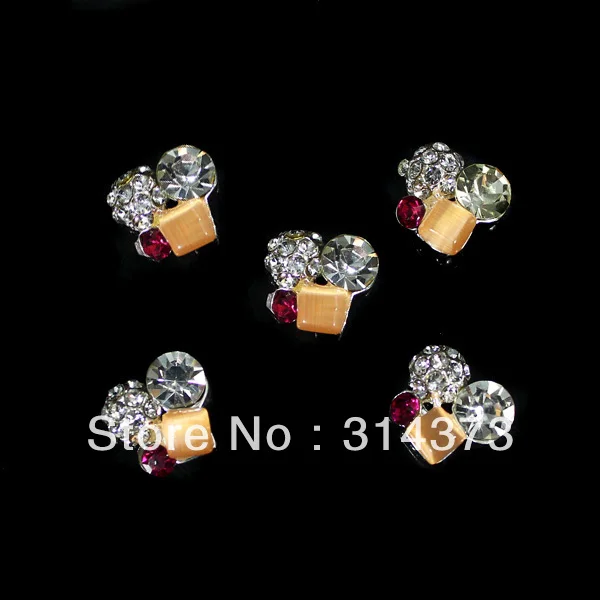 100pcs/lot 3D Alloy Plated Shinny Clear Rhinestones Unique Design Metal Nail Art Tips Phone Craft Decorations Manicure DIY | Красота и