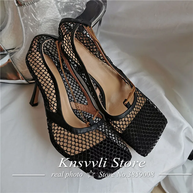 Knsvvli/Новинка; черные сетчатые туфли с вырезами; пикантные женские летние босоножки на высоком каблуке с квадратным носком; Украшенные цепочкой; zapatos mujer