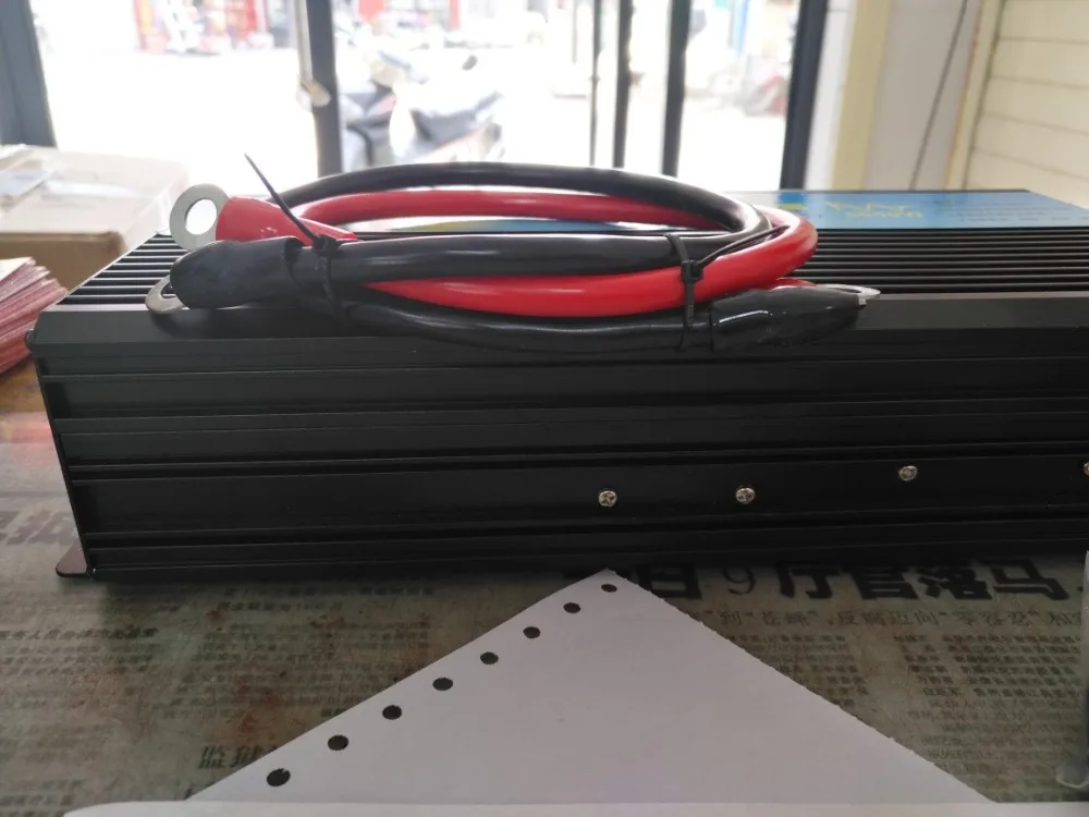4000 Вт пик Чистая синусоида Инвертор 2000W 220/220V 12/24VDC PV солнечного инвертора Мощность