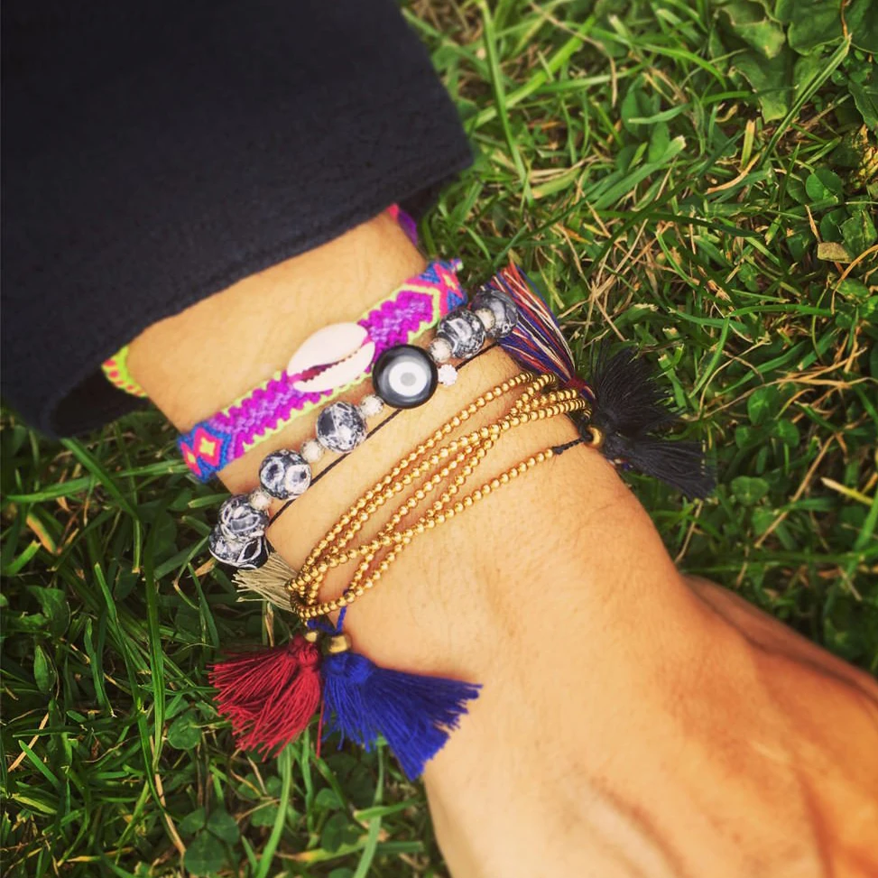 DanaLevyMulticolourTasselFriendshipBraceletInsta_b31b817e-789e-48aa-9bc4-f60aa94ddaf9