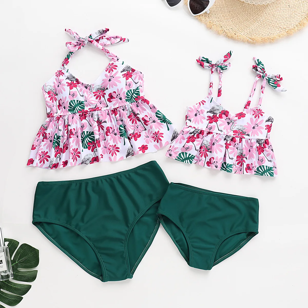 

Ruffled Mother and Daughter Swimsuits Family Matching Swimwear Mommy and Me Clothes Highwaist Mom Girls Bikini Dress Look Outfit