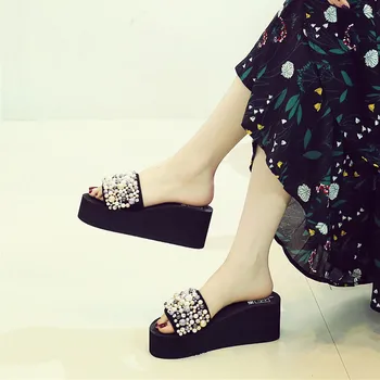 

Women Beach Slippers Rhinestone Crystal Flip Flops Home Outside Slipper Women Flat Sandals Slip On Slides Non-Slip Shoe