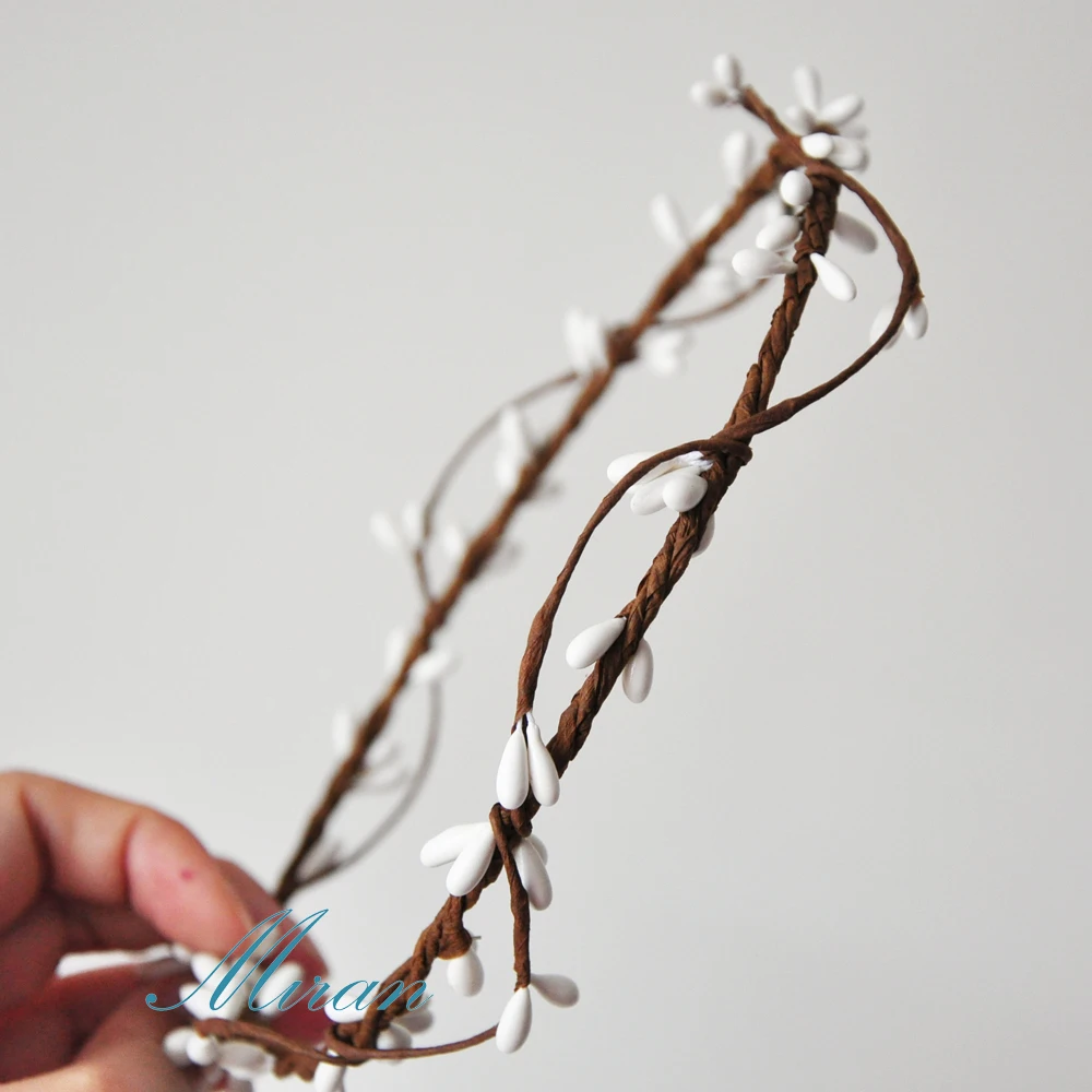

2018 6PCs Handmade Rustic Dainty Simple white Pip Berries Wreath Flower Crown Festivals Feminine Whimsical Cute Christmas Gift