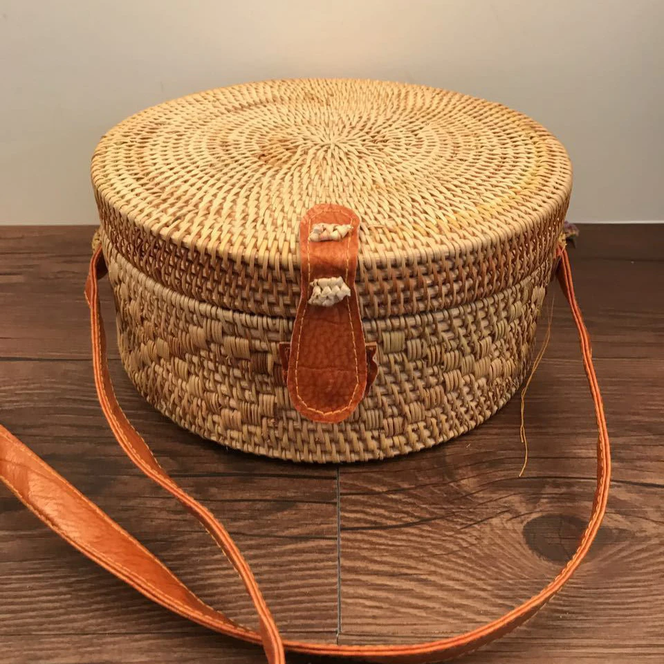 

Famous Design Rattan Bags Women Straw Beach Bag Leather Small Messenger Bag Summer 2018 Circle