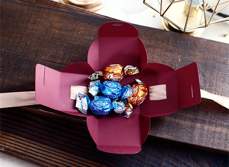 2 10pcs Gift Box Square Red Green Bronzing Candy Bag Wedding Favors Gift Ribbon Box Packages Birthday Party Favor Paper Bags 