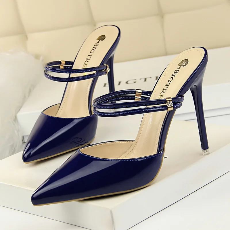 

High heels Korean sexy hollow patent leather shallow mouth pointed rhinestone metal buckle decorative word with women's slippers