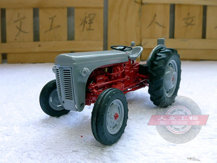 1//32 Tracteur Ferguson FF30 DS UH4190