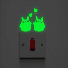 Мультфильм Тоторо воздушный шар светящиеся наклейки на переключатель детской комнаты светится в темноте домашний декор флуоресцентные настенные наклейки виниловые обои