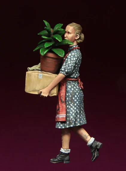 

[tuskmodel] 1 35 scale resin model figures kit WW2 European refugees children