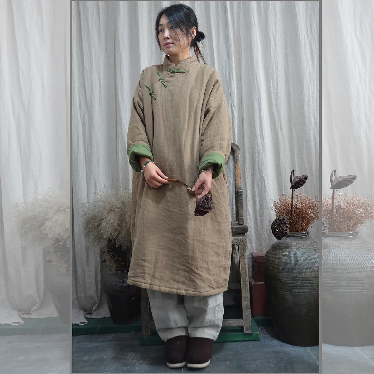 

Ethnic Wind Cotton Padded Cotton Chinese Style Hand-cranked Buckle Retro Collar Long Cotton Robes Women Cotton And Linen Women