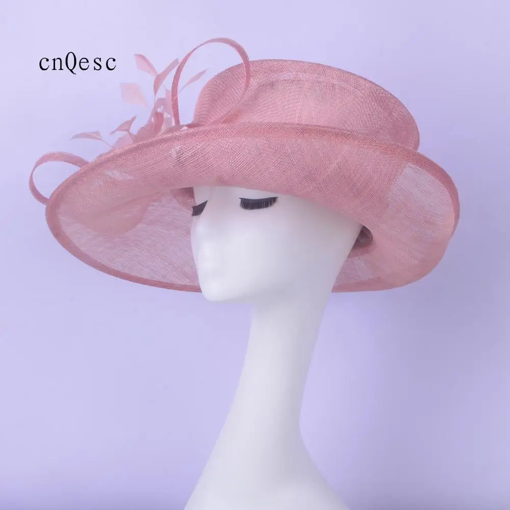 Румяна розовая Женская шляпа Головной убор Sinamay шляпа платье шляпа шляпка для церкви для свадебной вечеринки мать невесты w/перья