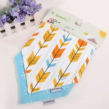 2 шт./упак., хлопковое треугольное полотенце с двумя пуговицами и пряжкой для малышей, два комплекта нагрудников