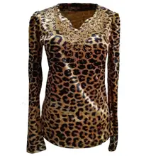 Размера плюс 3XL с длинным рукавом V образным вырезом алмаз Для Женщин Леопардовый Атлас футболки Леди работы из бисера атласная пуловера, топы