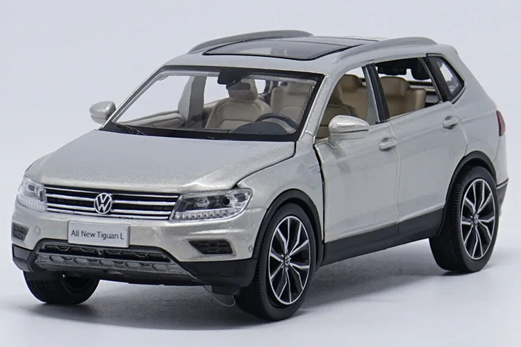 Игрушки для автомобиля из 1:32 сплава, высокая имитация Tiguan L, открытая дверь, музыка и флэш-игрушки