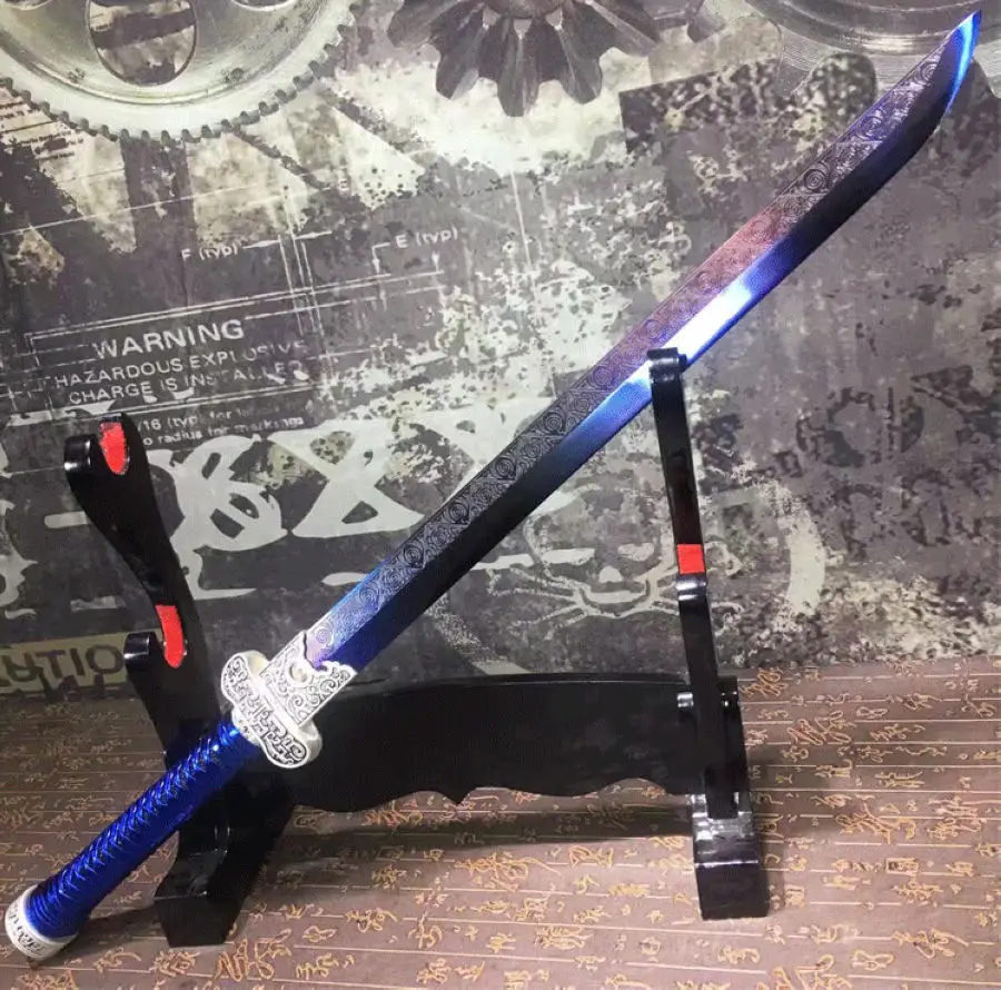 425